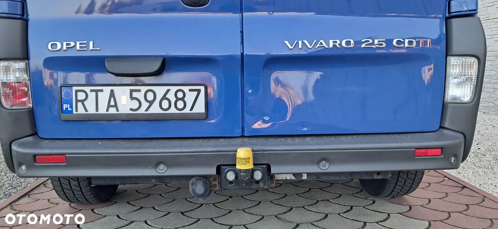 Opel Vivaro 2.5 CDTi L2H1 - 23