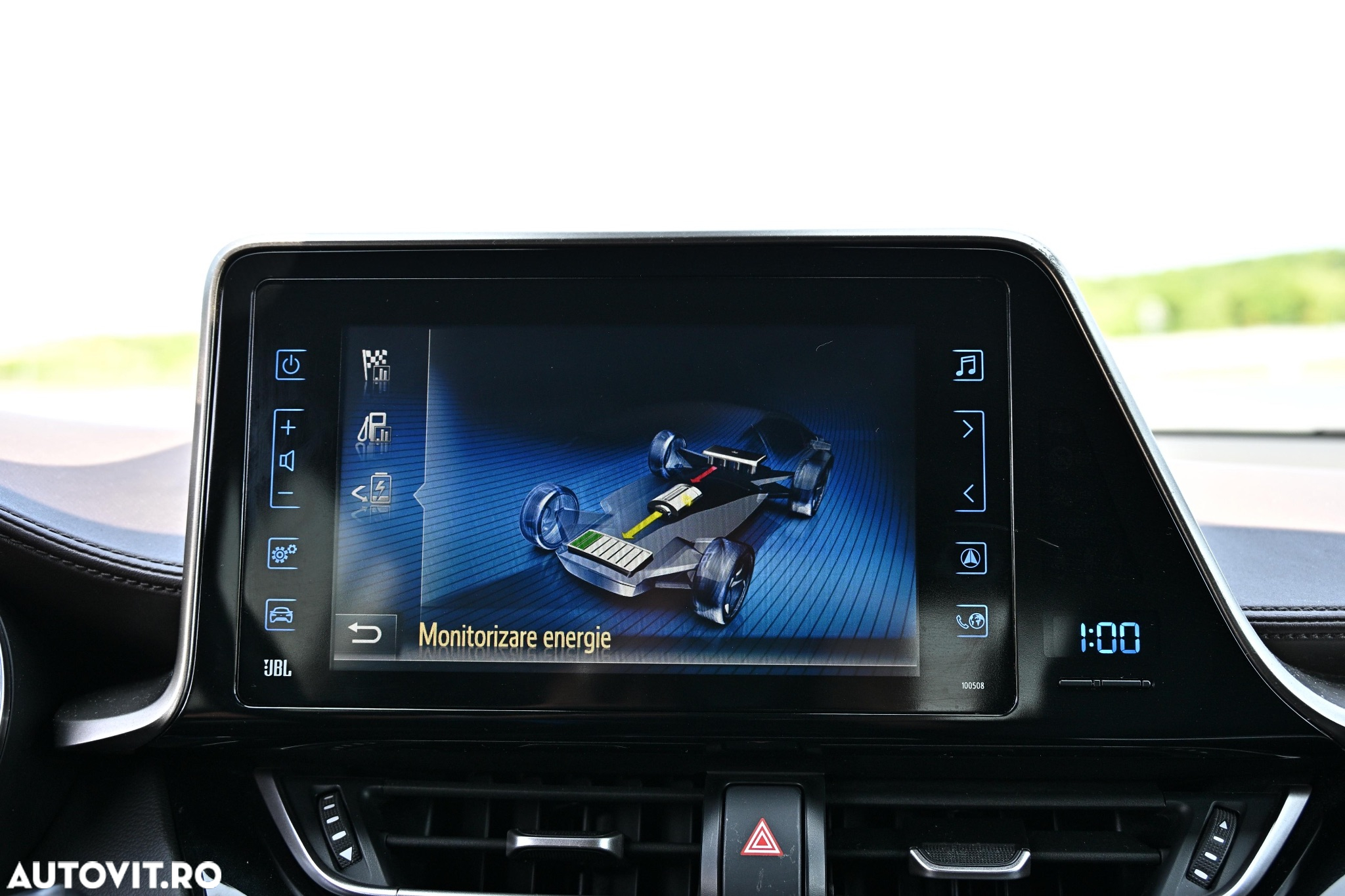 Toyota C-HR Hybrid Style Selection - 17