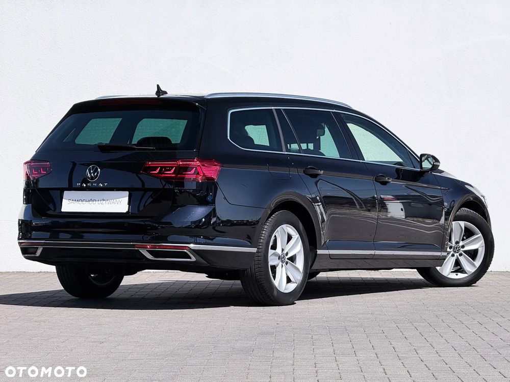 Volkswagen Passat Variant 2.0 TDI EVO Elegance DSG - 3