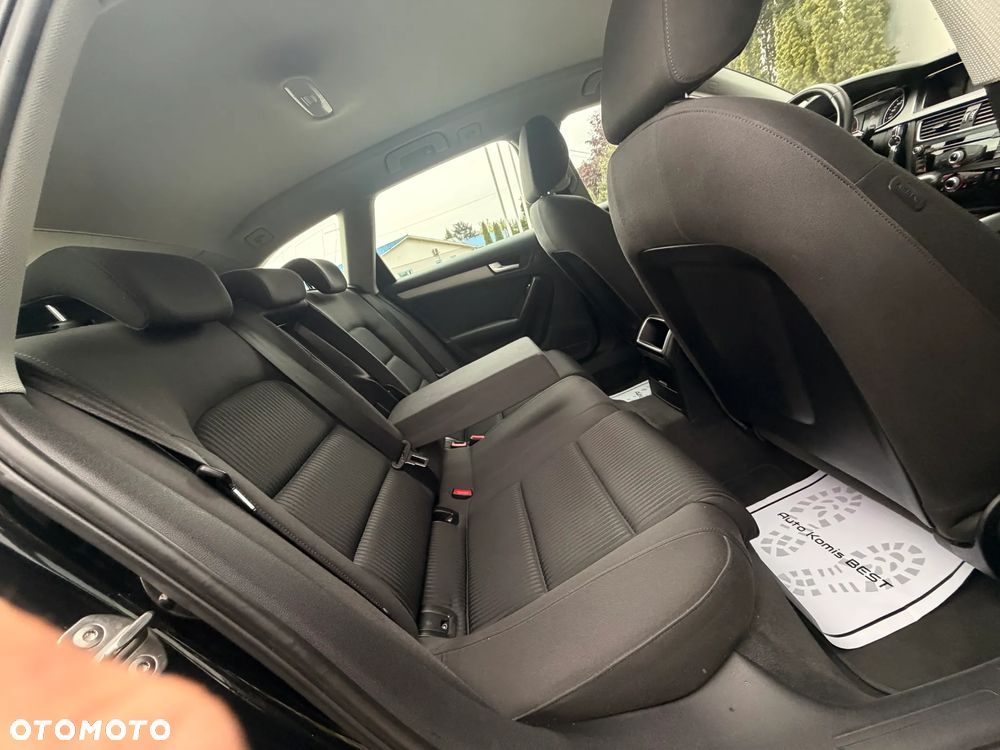 Audi A4 Avant 2.0 TDI DPF clean diesel multitronic S line Sportpaket - 32