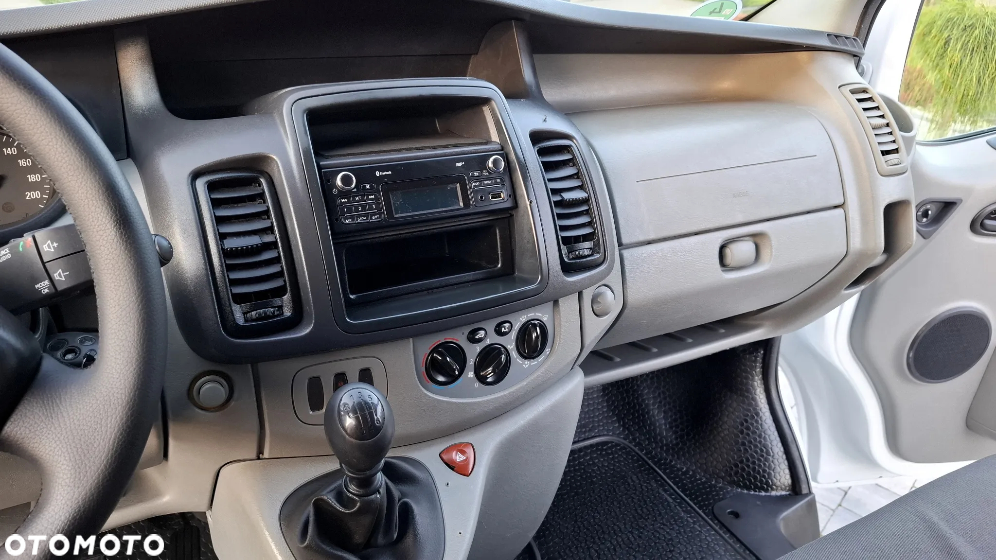 Opel VIVARO - 12