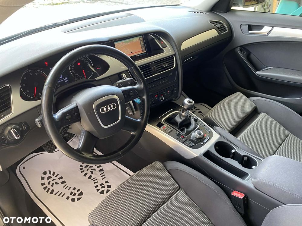 Audi A4 Limousine - 6