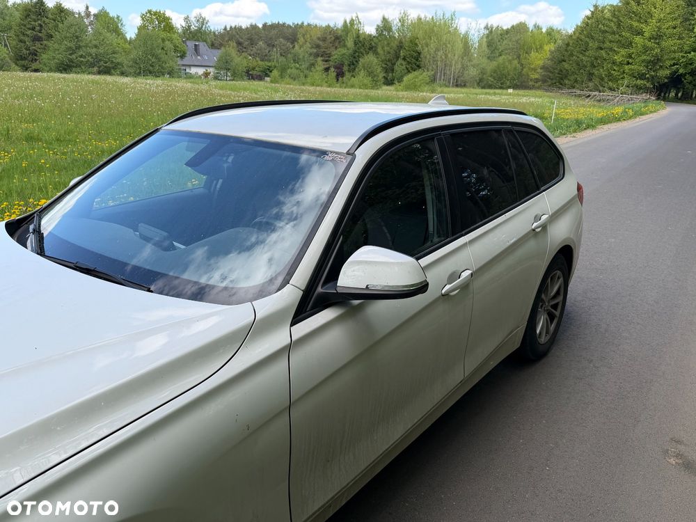 BMW Seria 3 318i - 22