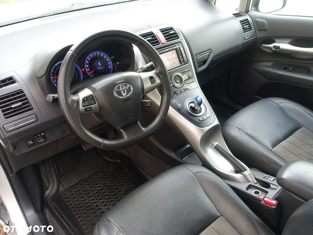 Toyota Auris - 11