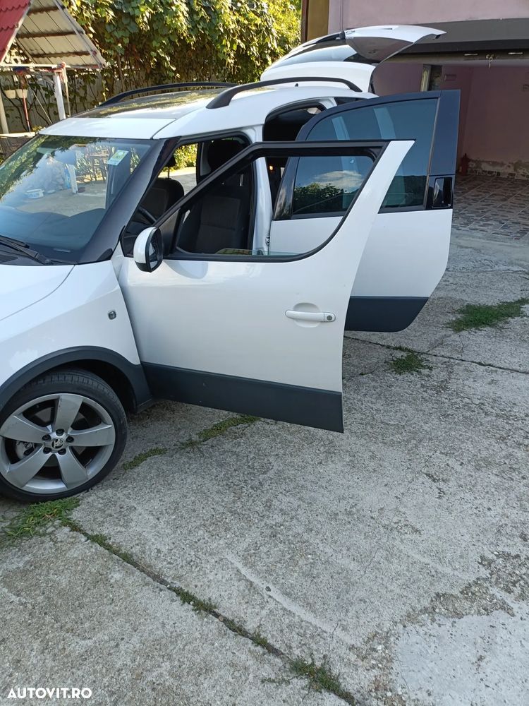 Skoda Roomster 1.2 TSI Scout PLUS EDITION - 11