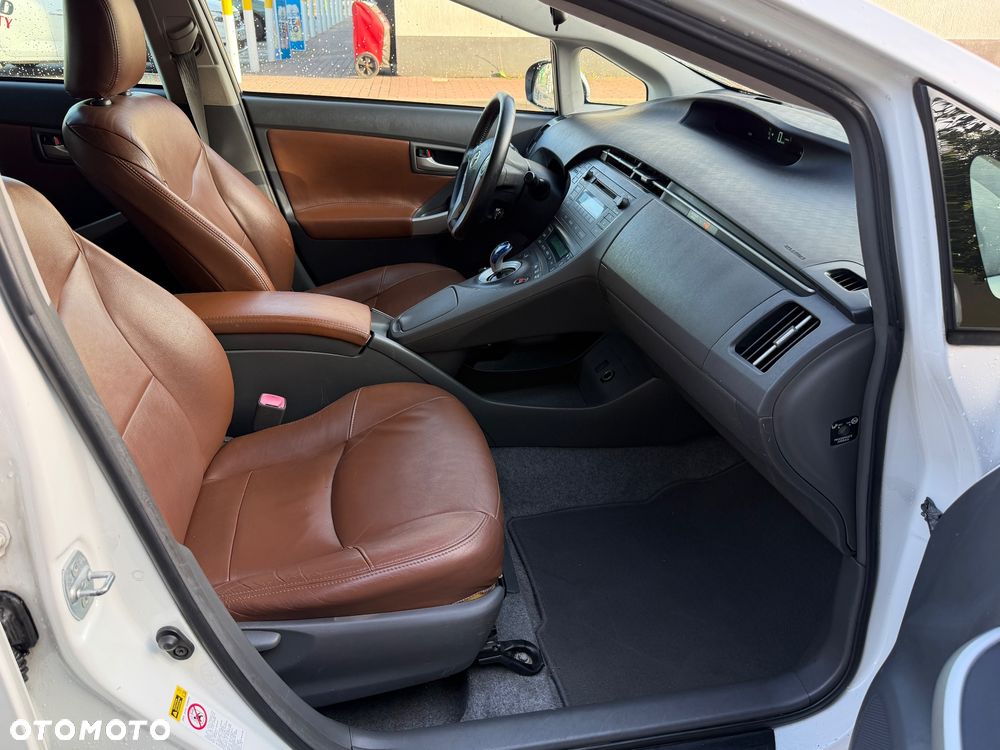 Toyota Prius 1.5 VVT-i Prestige - 16