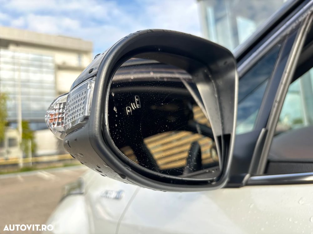 Toyota C-HR 1.8 HSD 4x2 CVT C-lassy LED - 33