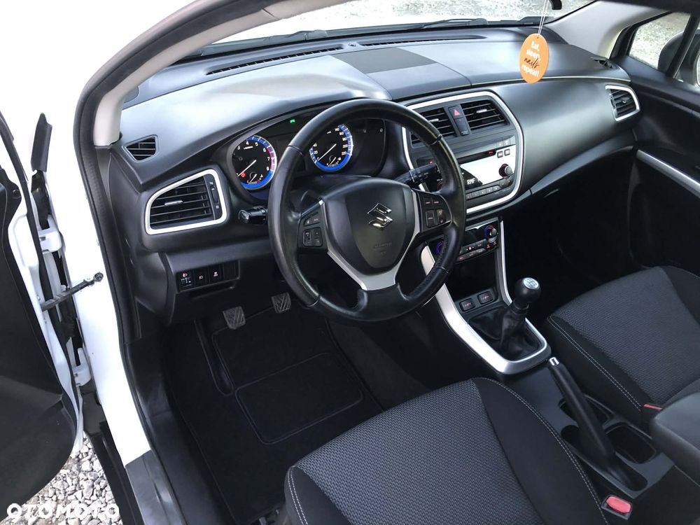 Suzuki SX4 1.6 Premium - 11