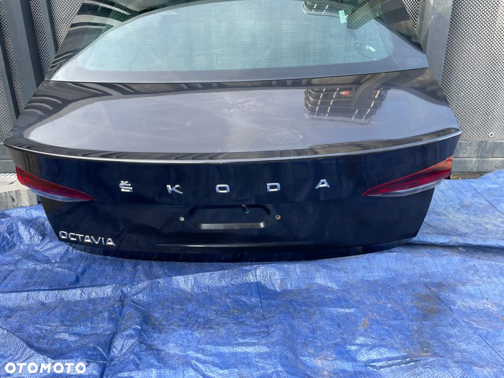 Skoda Octavia IV sedan liftback klapa bagażnika LF9R - 4