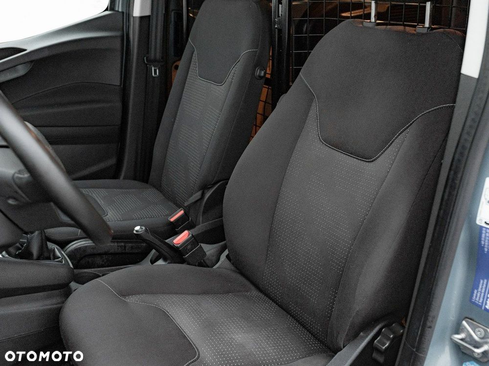 Ford Transit Courier - 15