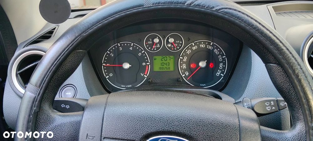 Ford Fiesta 1.4 - 8