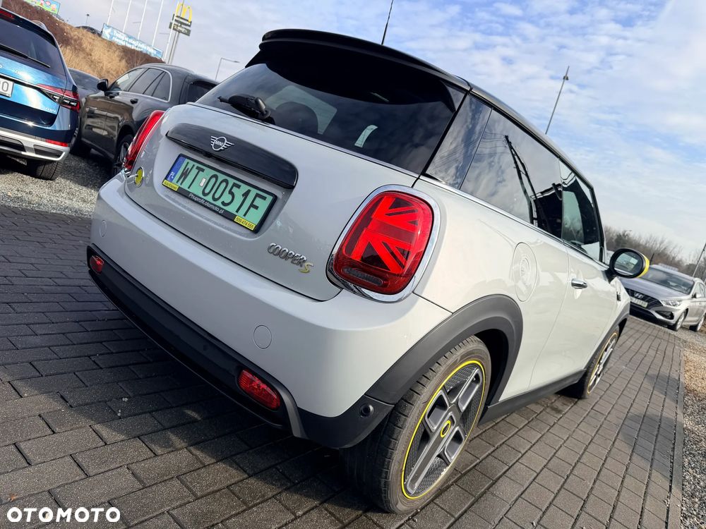 MINI Cooper SE Electric Trim - 7