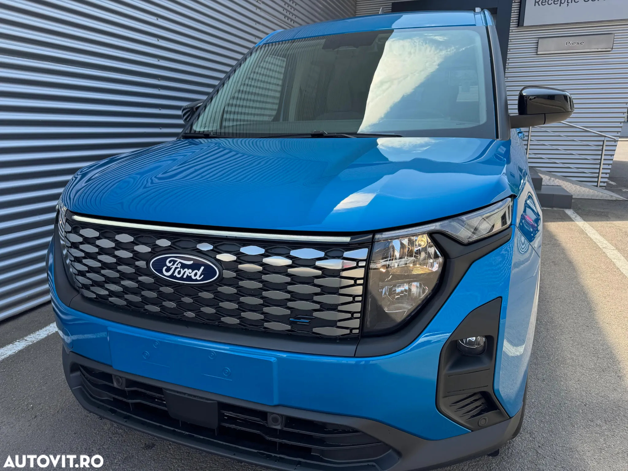 Ford Tourneo Courier - 15