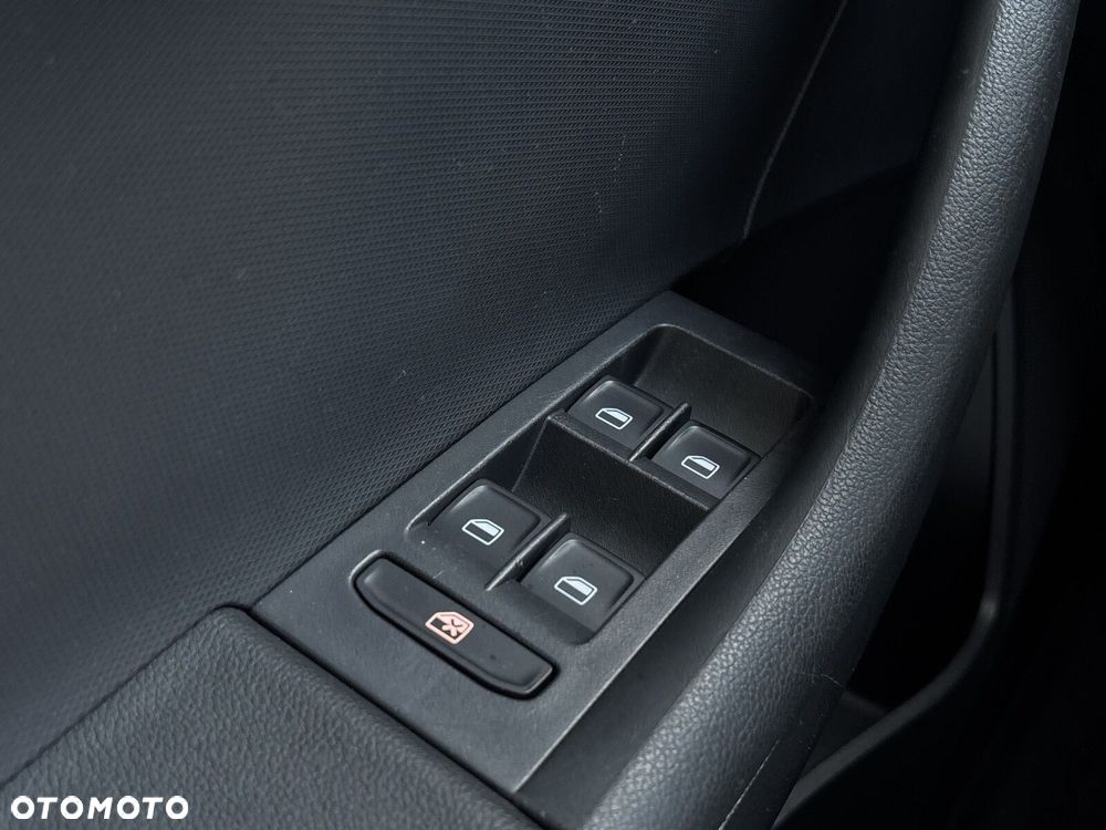 Skoda RAPID 1.2 TSI Ambition - 21