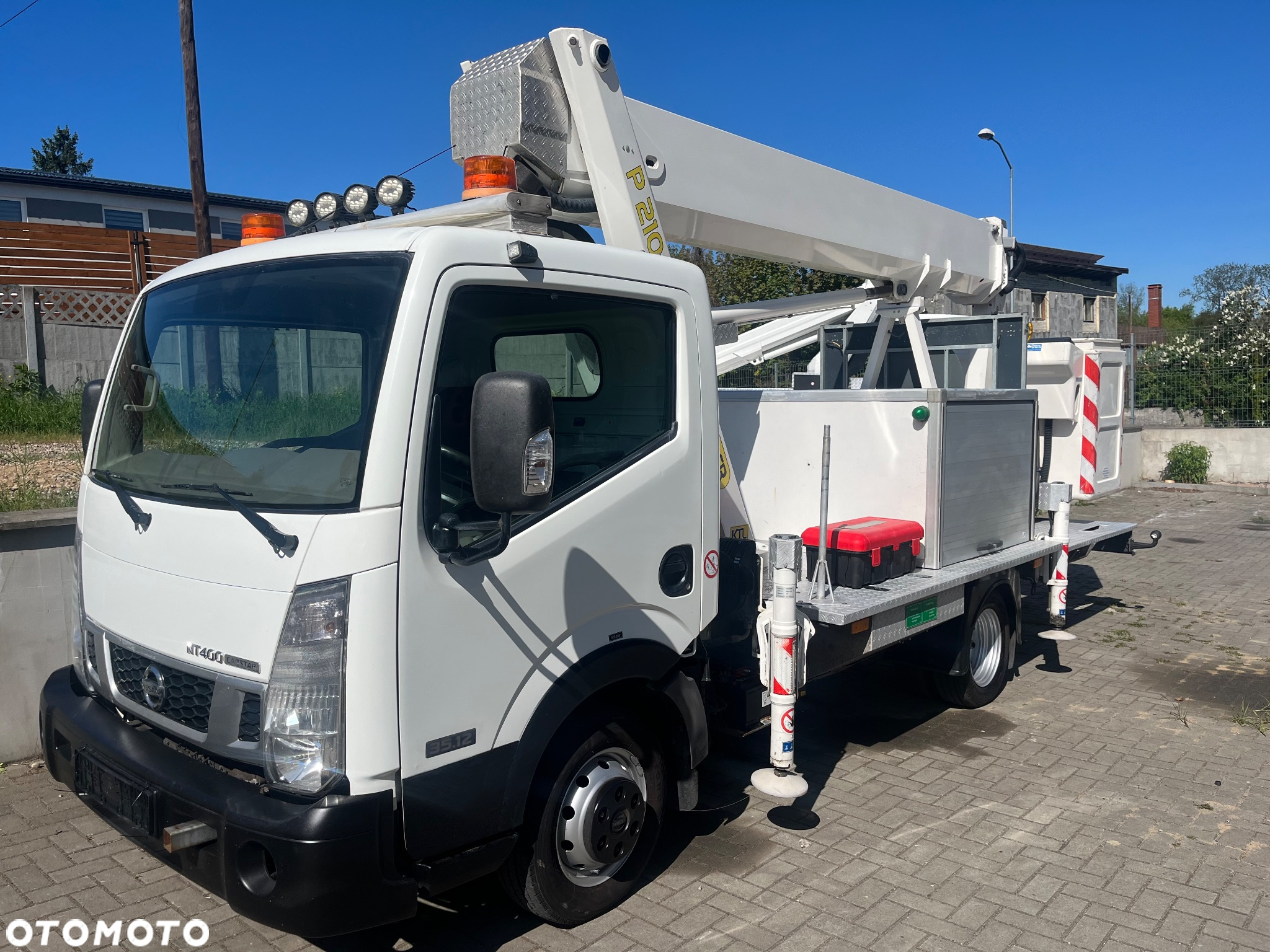 Nissan Podnośnik Koszowy Zwyżka Palfinger 210Bk 21 Metrów 16 w bok ! PILOT NA KABLU!! UDT !! Kosz 1000V Izolowany Jak Wumag Ruthmann Gsr - 4