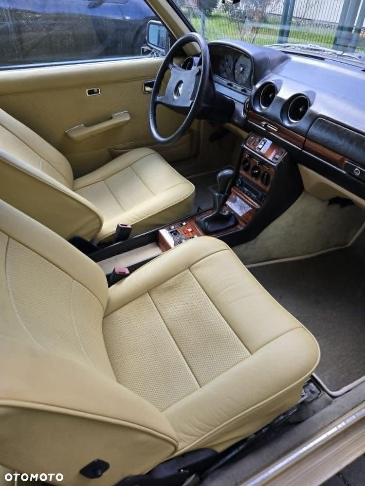 Mercedes-Benz W123 - 10