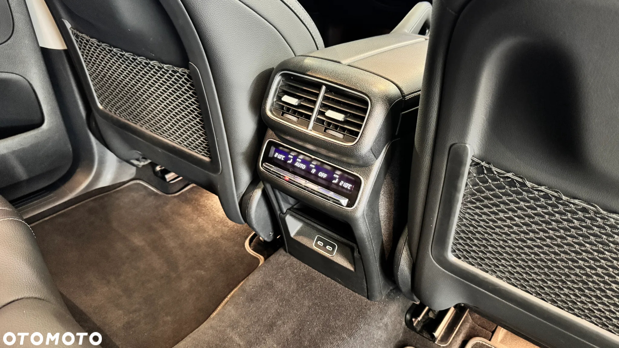Mercedes-Benz GLE 300 d 4-Matic - 37