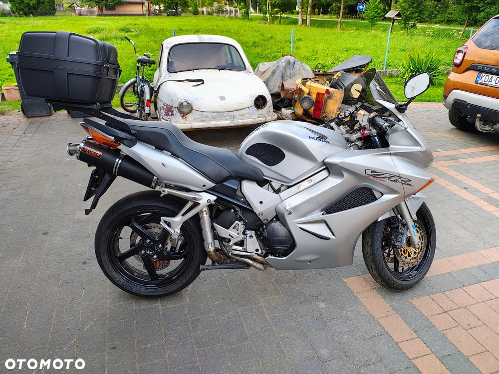 Honda VFR - 2