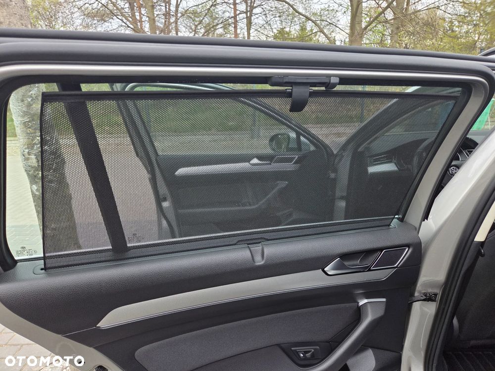 Volkswagen Passat - 14