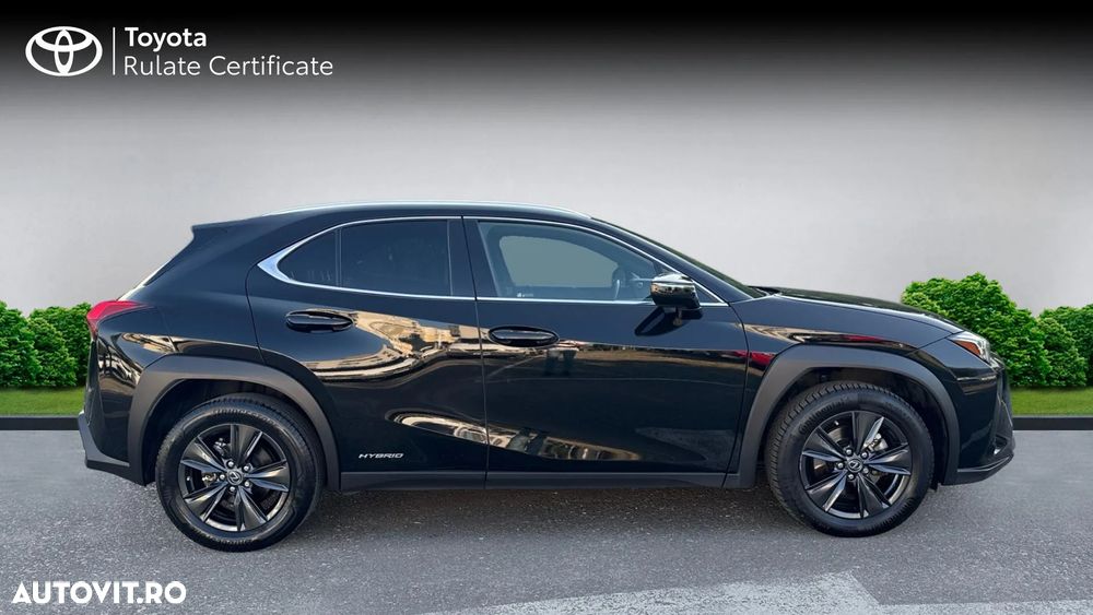 Lexus UX 250h FWD Executive - 7