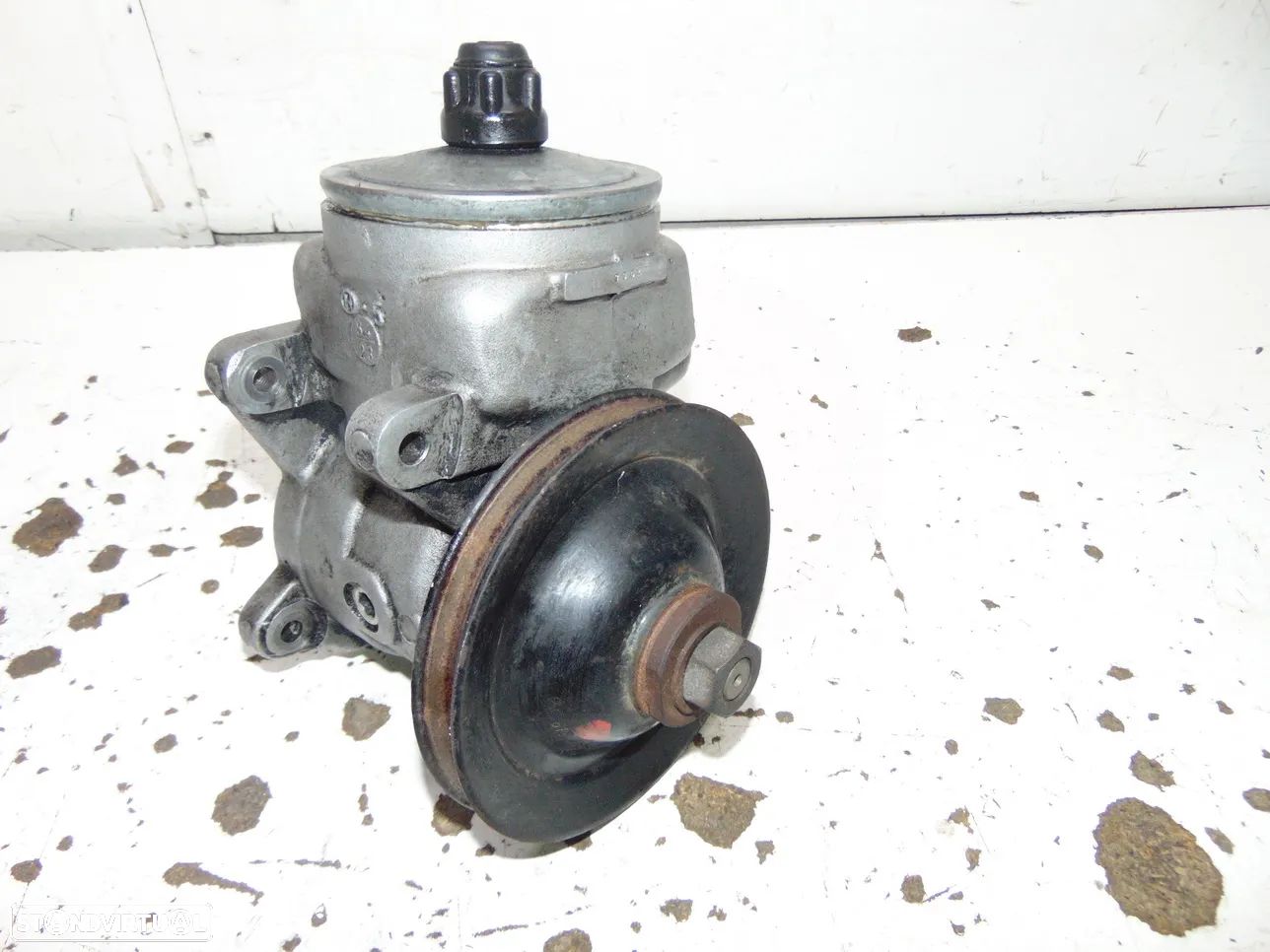 Mercedes w123 bomba direção assistida - 1