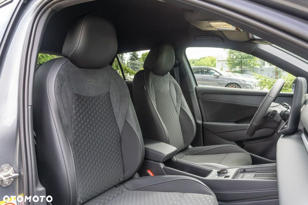 Volkswagen T-Roc - 18