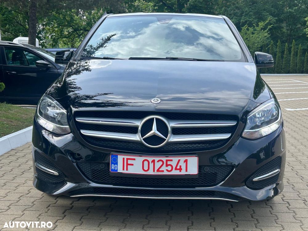 Mercedes-Benz EQB - 11