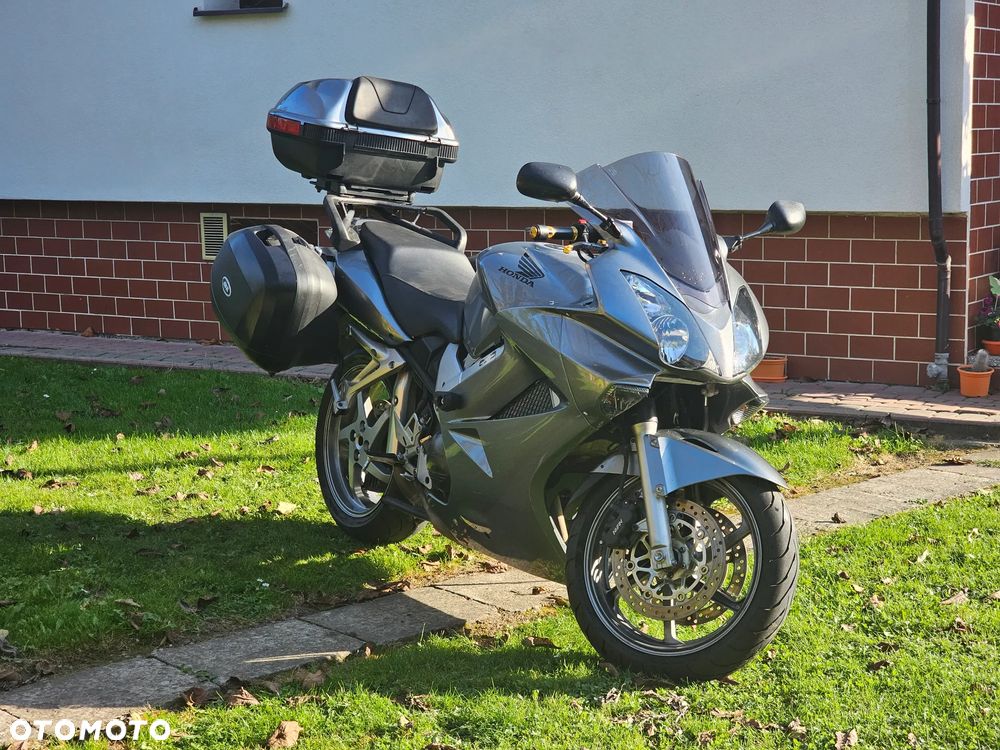 Honda VFR - 2