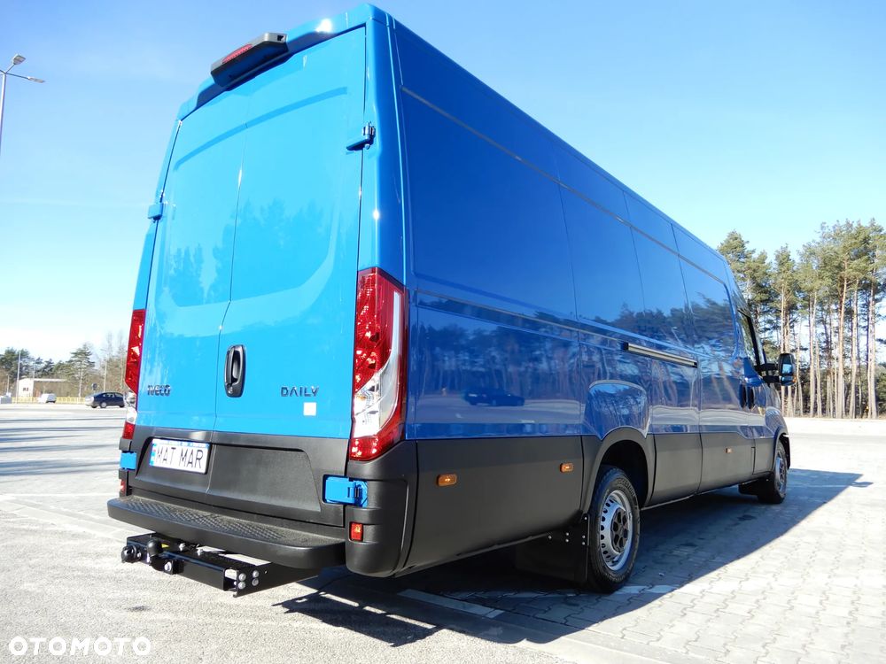Iveco Daily 35S18 3.0 HPI 180 KM POWER Furgon Blaszak XXL 4.70 CM MAXI LONG Wysokość H2 1900 mm WZMACNIANE ZAWIESZENIE 968 Kg Ładowność HAK 3500 Kg Rozstaw Osi 4100 mm DMC 3500 Kg, WZMACNIANY Stan NOWY NIE UŻYWANY OKAZJA DOSTEPNY I GOTOWY - 9