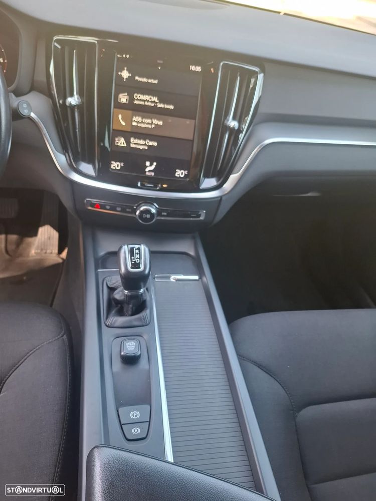 Volvo V60 2.0 D3 Momentum Geartronic - 9
