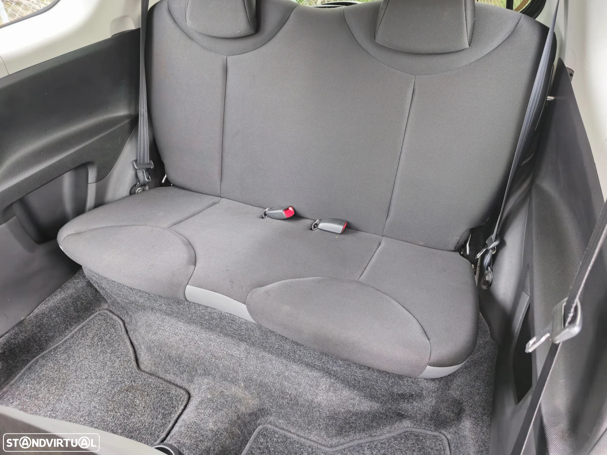 Toyota Aygo 1.0 - 9