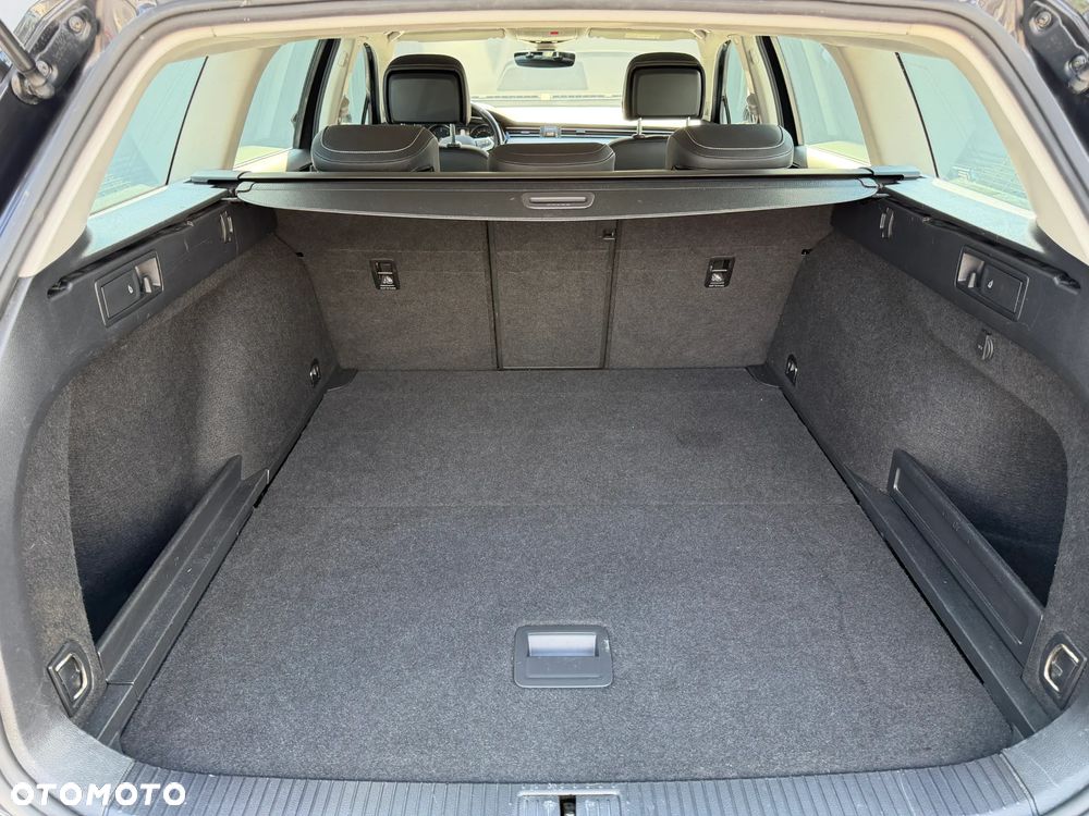 Volkswagen Passat 2.0 TDI EVO Elegance - 26