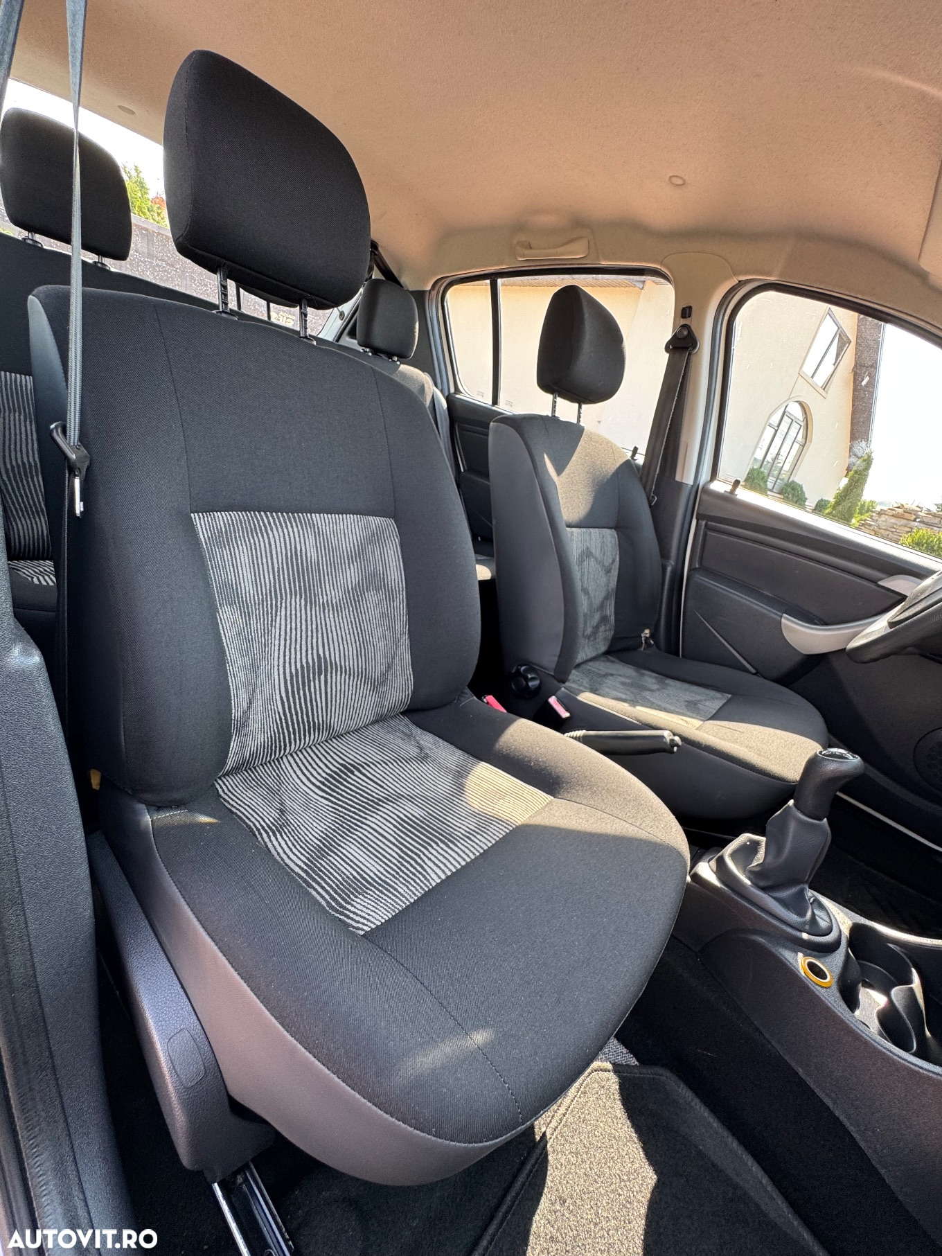 Dacia Sandero 1.2 16V 75 Laureate - 7