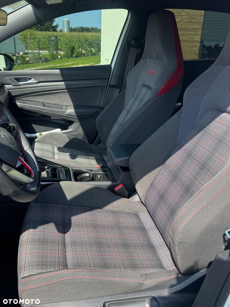 Volkswagen Golf - 12