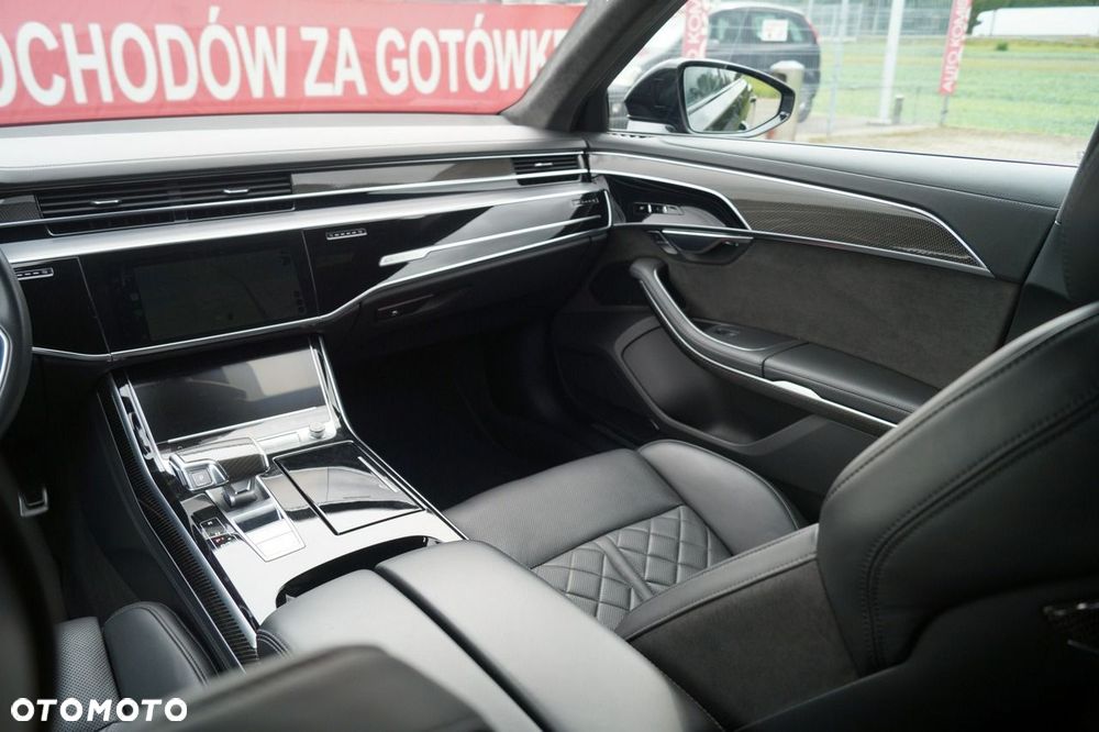 Audi S8 - 36