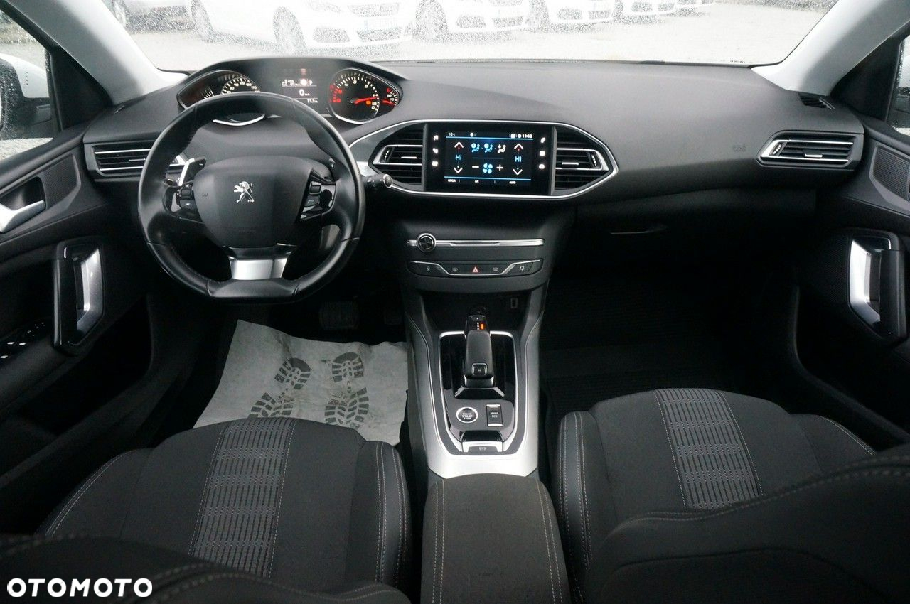 Peugeot 308 1.5 BlueHDi Allure Pack S&S EAT8 - 11