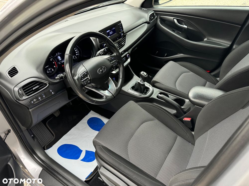 Hyundai i30 1.5 DPI Classic + - 10