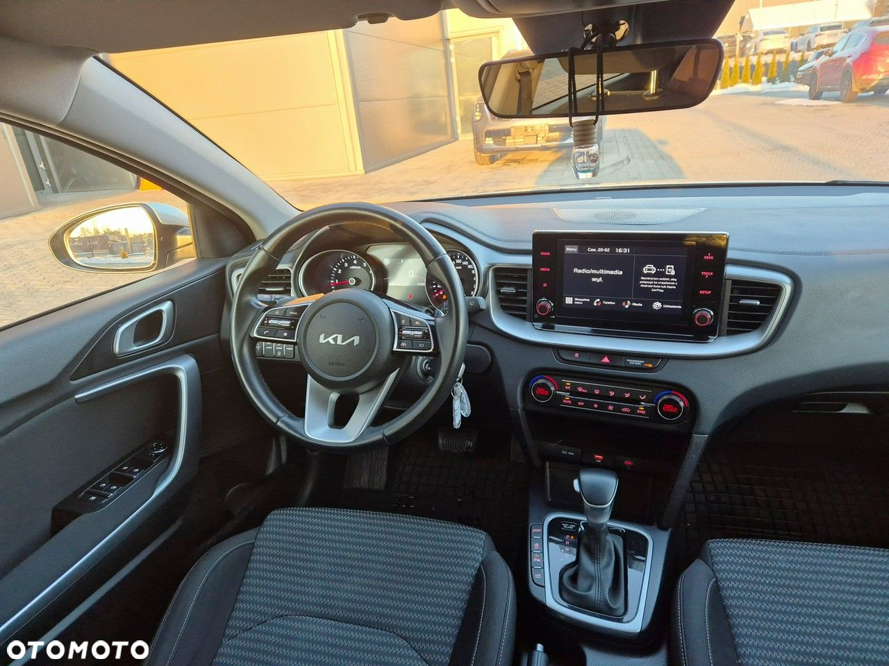 Kia Ceed - 16