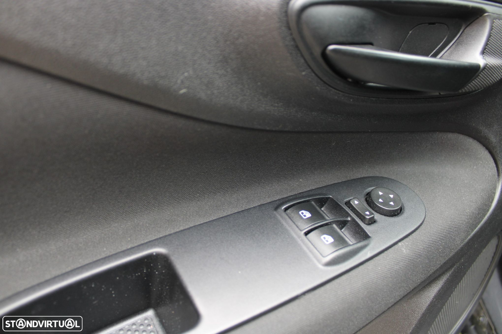 Fiat Punto 1.3 M-Jet Easy S&S - 24
