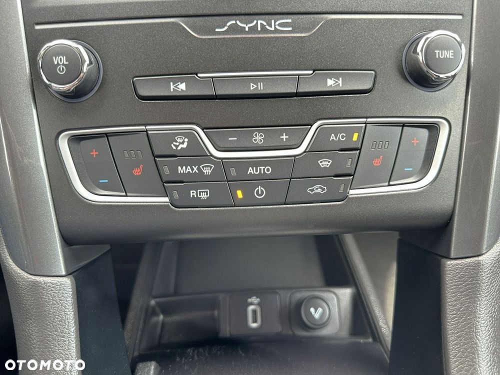 Ford Mondeo SW 2.0 EcoBlue Titanium - 28