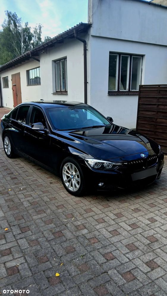 BMW Seria 3 320i xDrive Edition M Sport Shadow - 11