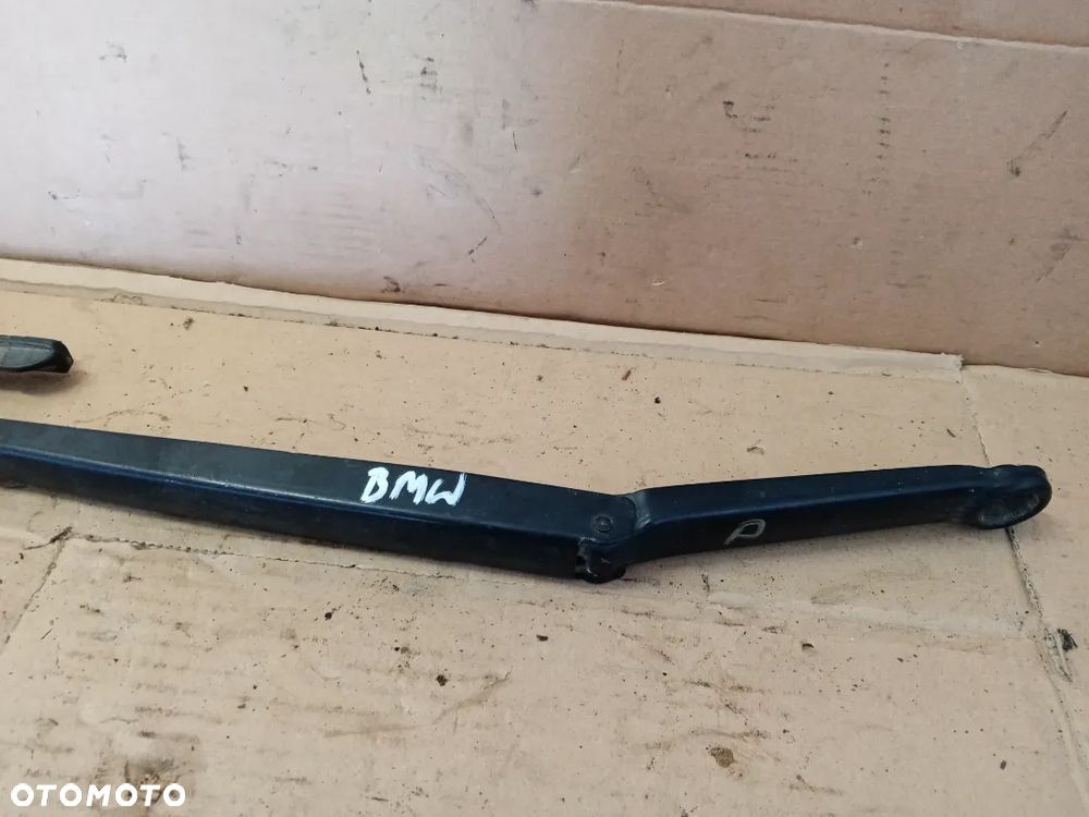 Ramie wycieraczki prawy przód wycieraczka BMW E46 8225998 - 2