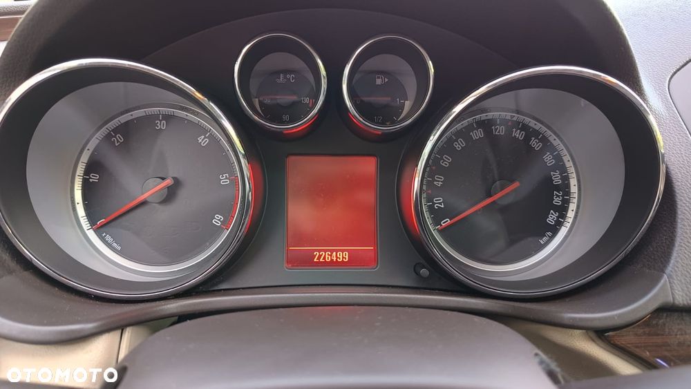 Opel Insignia 2.0 CDTI Cosmo - 11