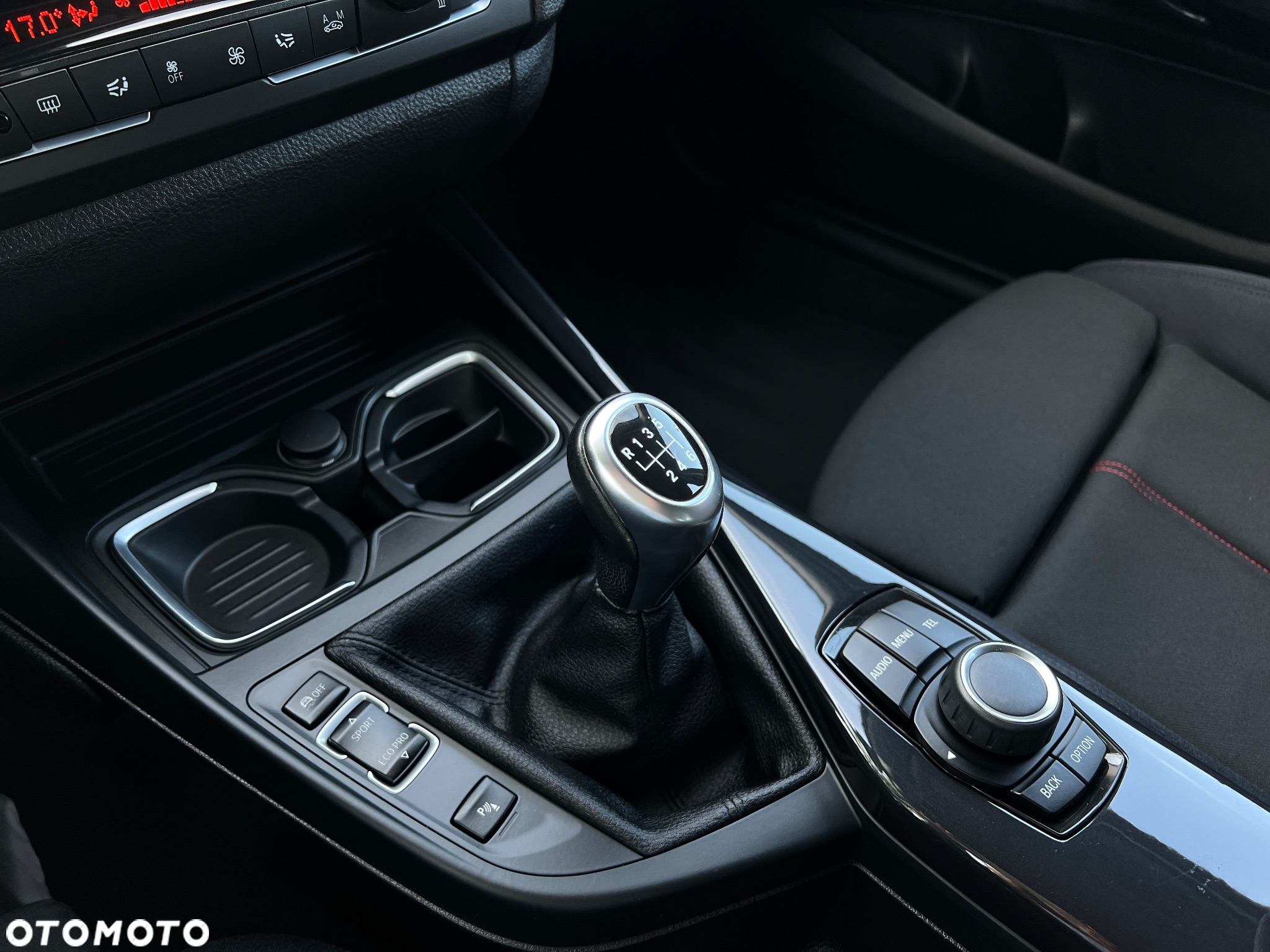 BMW Seria 1 116d Sport Line - 38