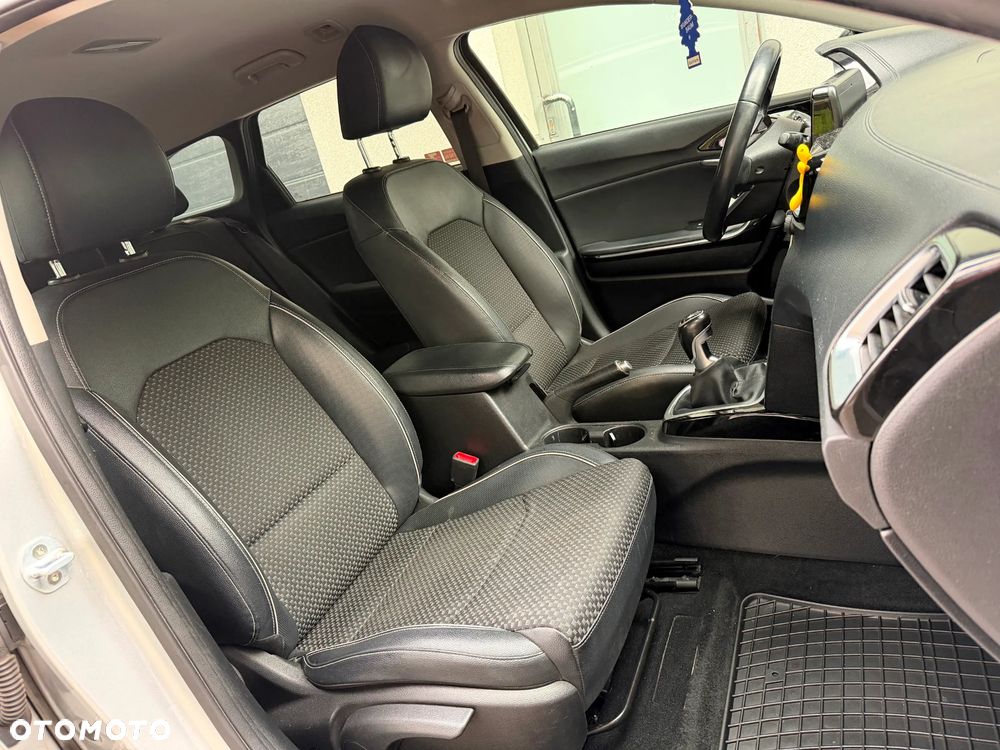 Kia Ceed 1.6 CRDi L Business Line - 22