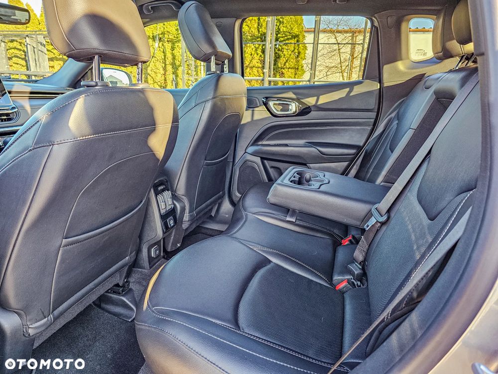 Jeep Compass - 28