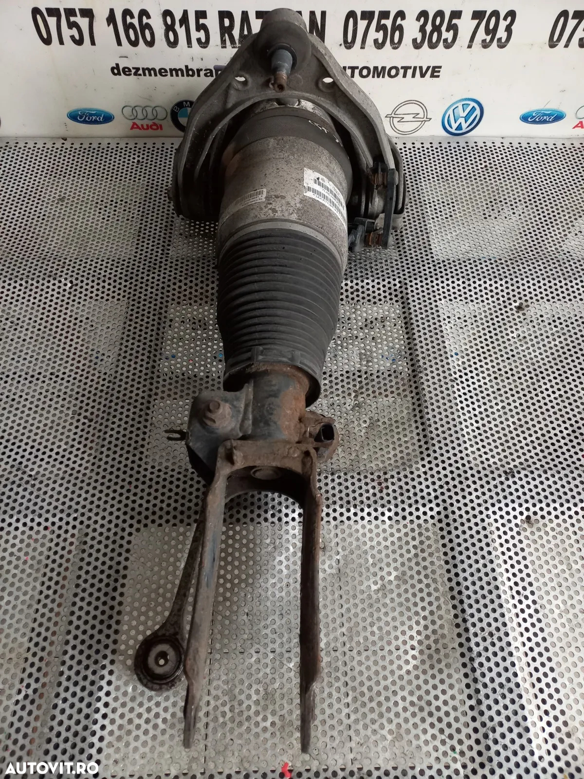 Perna Aer Amortizor Pneumatic Stanga Fata Audi Q7 4L Cod 7LB Testata  - Dezmembrari Arad - 2