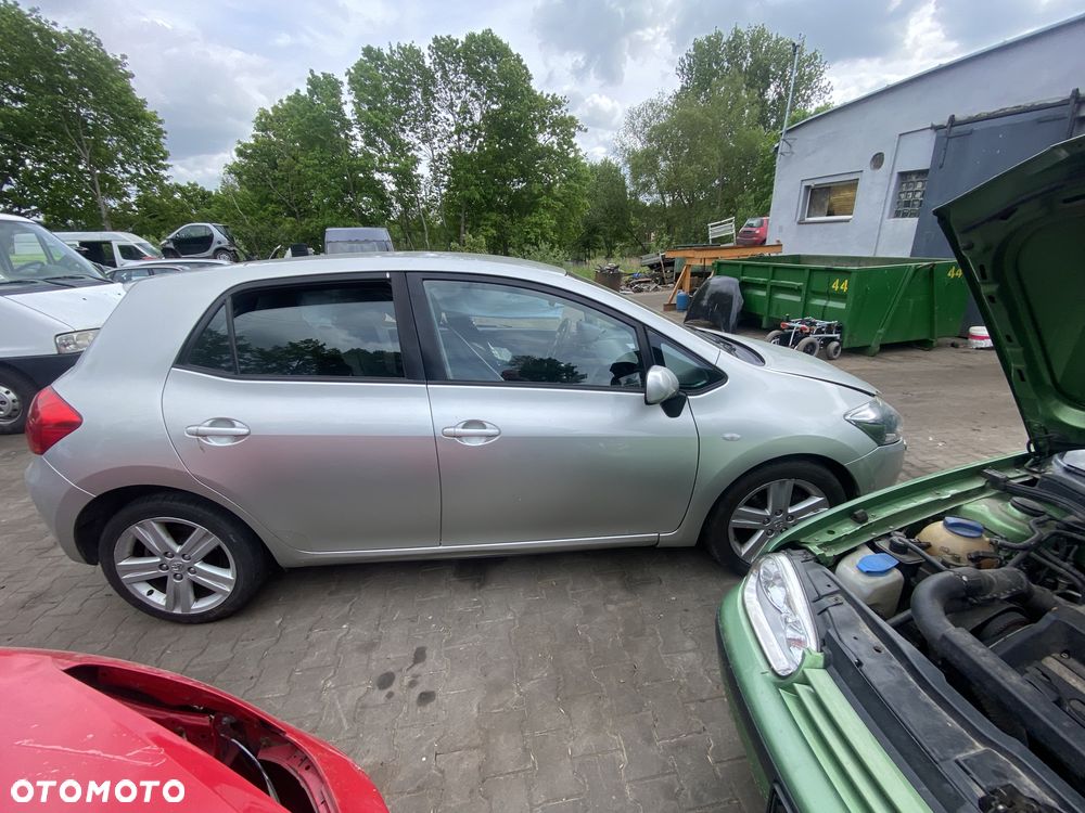 Toyota Auris D4D na części - 3