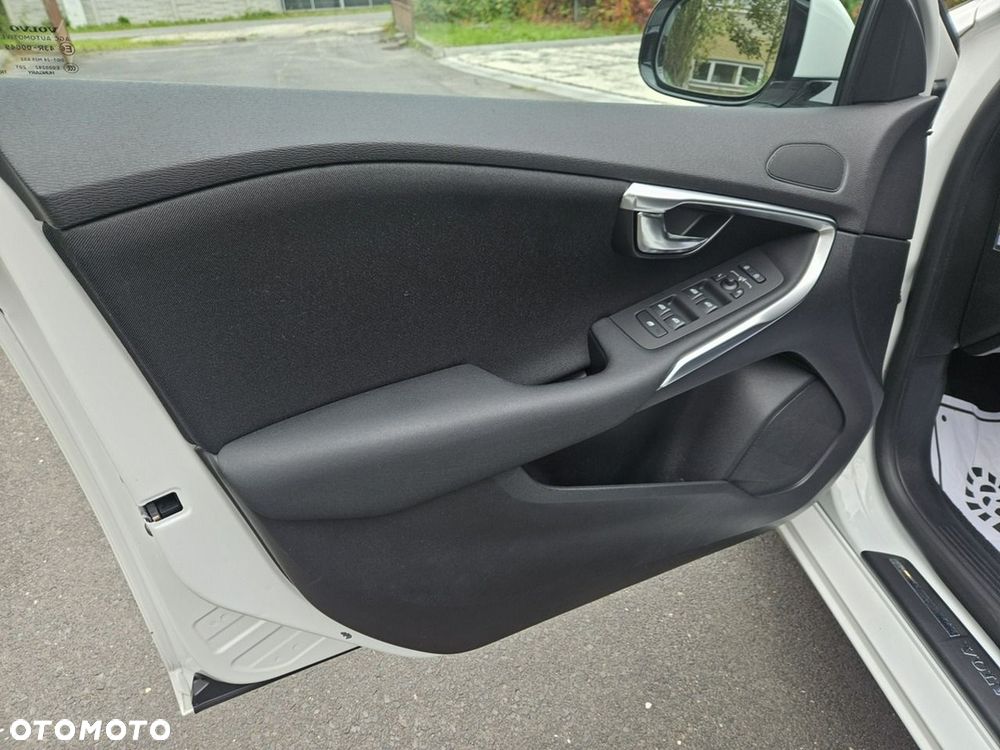 Volvo V40 D2 Momentum - 17