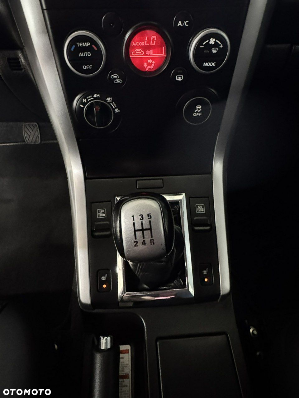 Suzuki Grand Vitara 2.4 Premium - 23